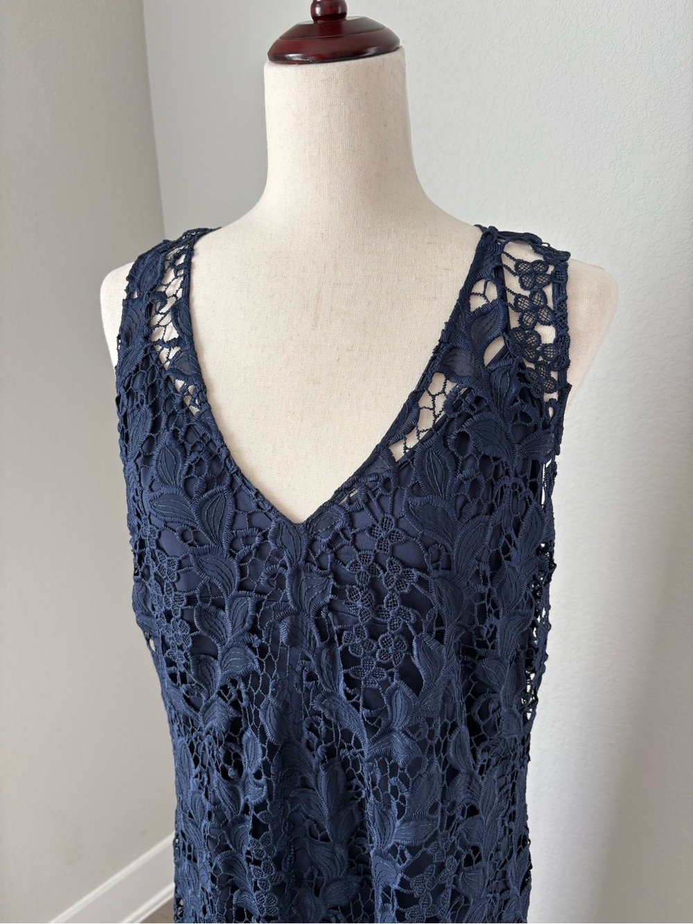 Johnny Was Natalie Navy Lace Overlay Midi Dress Sleeveless Event Cocktail XL New - Picture 3 of 15